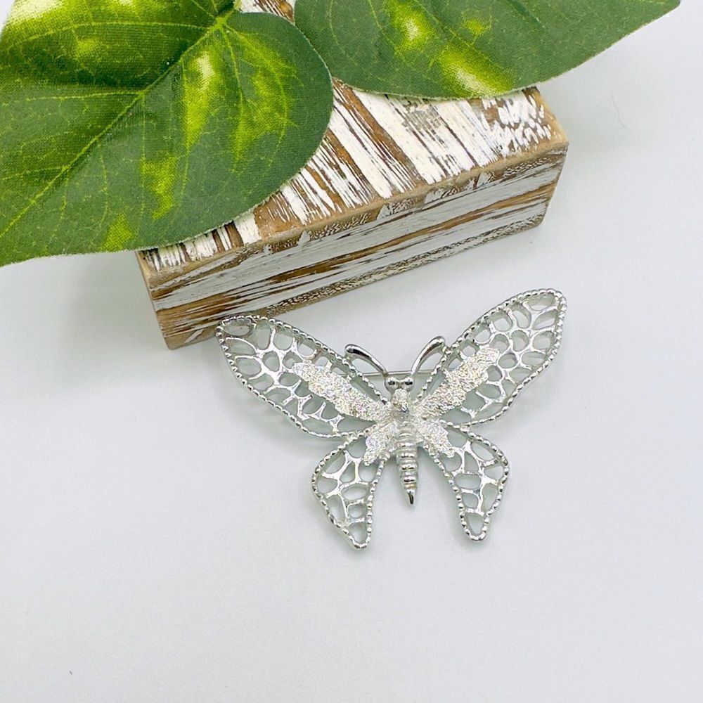 Vintage Sarah Coventry Silver Tone Filigree Madame Butterfly Brooch